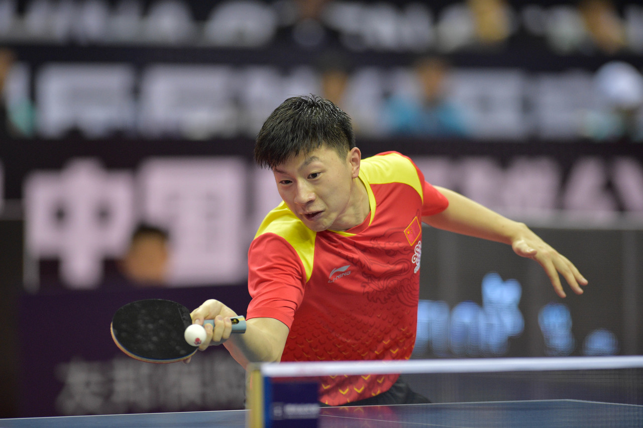 两者之间的 两者之间的